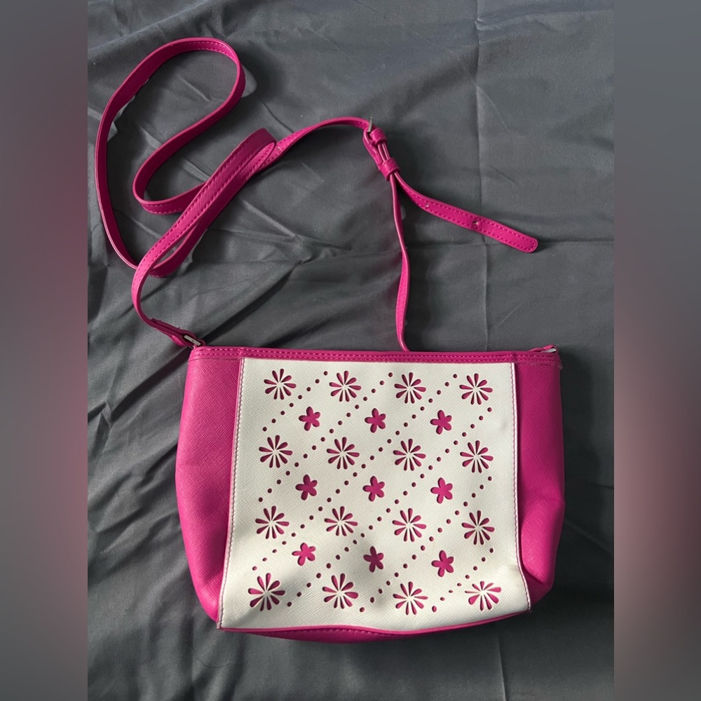 Vera Bradley Pink & White Die Cut Flower Crossbody Purse